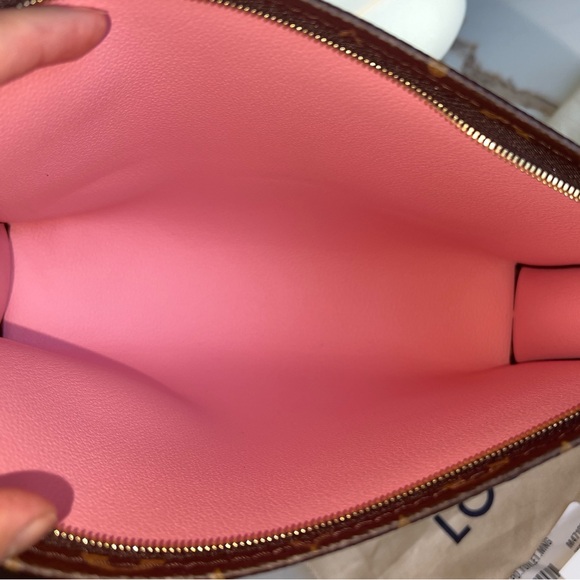 SOLD-Authentic louis vuitton Toiletry Pouch 26 ONLY Pink Monogram - Picture 3 of 14